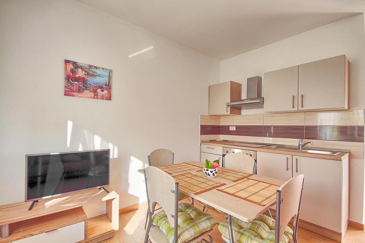 Apartman Mishel 2 Fazana Bagian luar foto